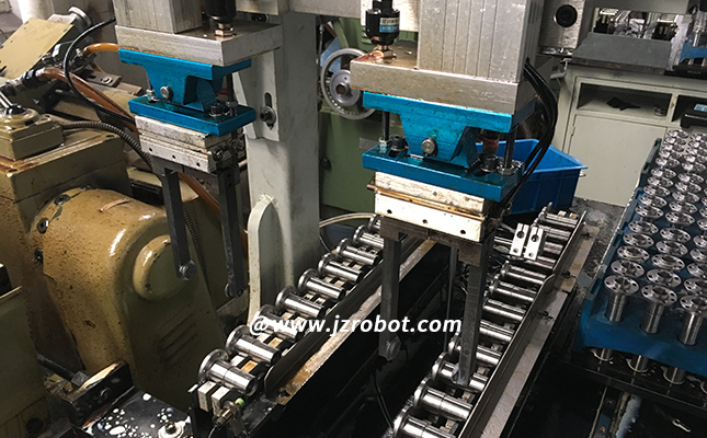 無心磨床臺(tái)階磨帶機(jī)械手